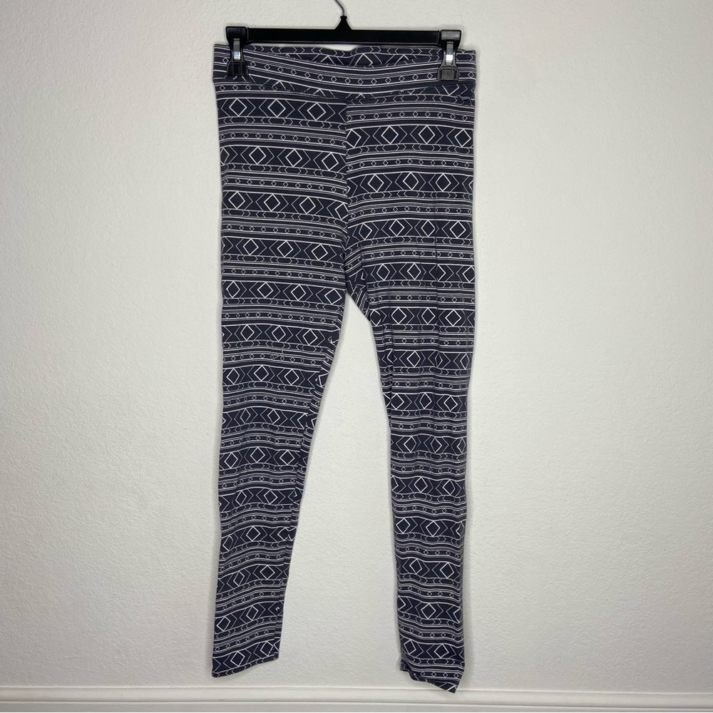 Pink by Victoria Secret Gray & White Diamond Geometric Design Pattern Size M